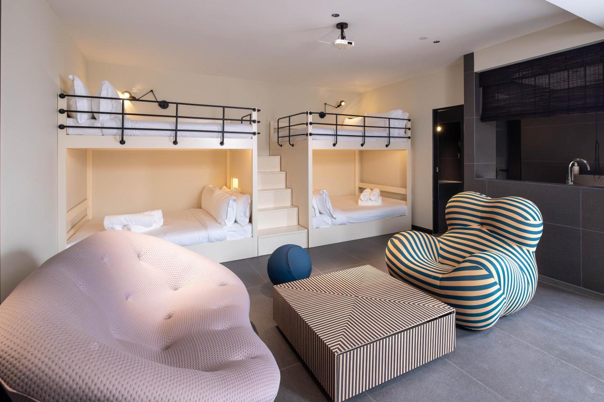 Rest Collection Redhouse Hotel 4*