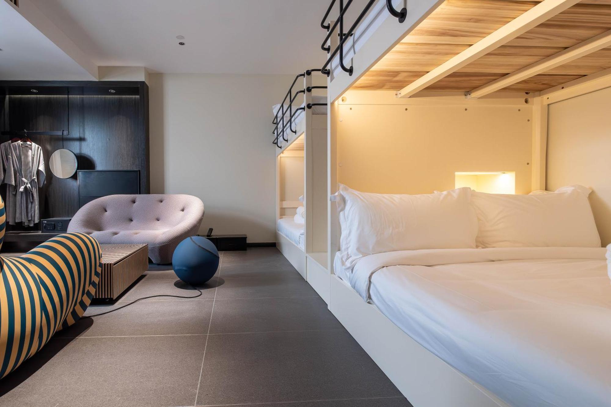 Rest Collection Redhouse