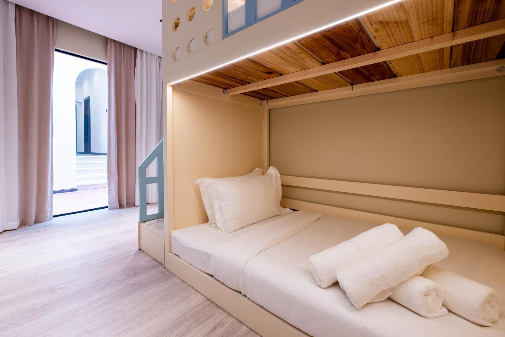 Rest Collection Redhouse Hotel